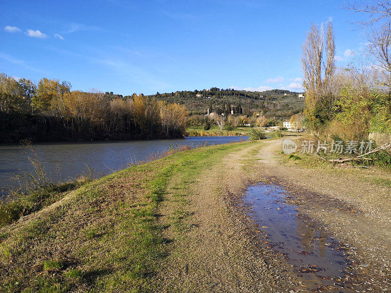 阿尔诺河在Girone, Fiesole，托斯卡纳